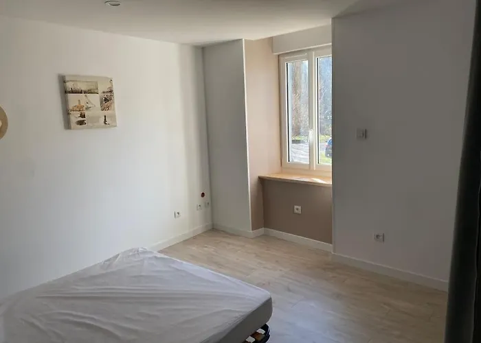 Entre La Montagne Et La Riviere *