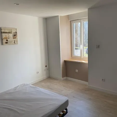 Entre La Montagne Et La Riviere *